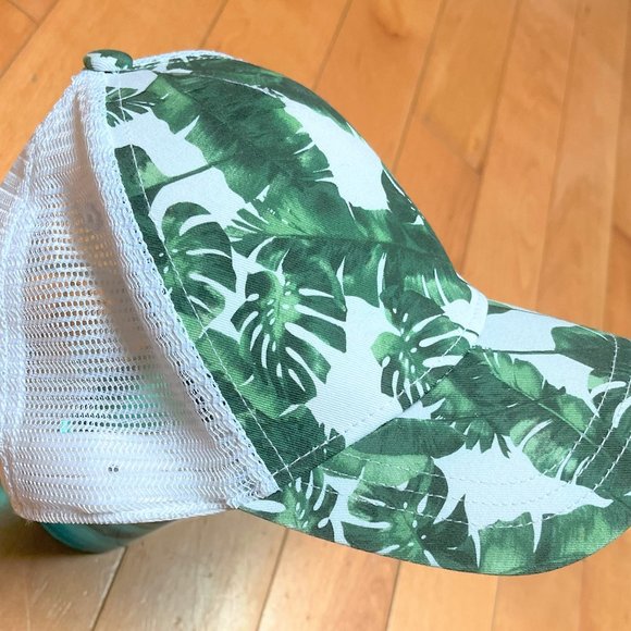NWOT floral baseball cap/trucker hat - Picture 1 of 6
